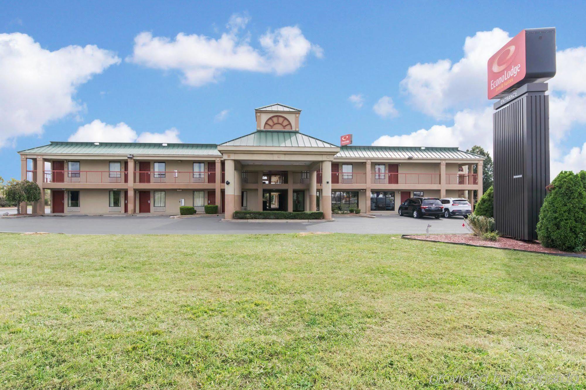 Econo Lodge Inn & Suites I-65 Brooks Экстерьер фото