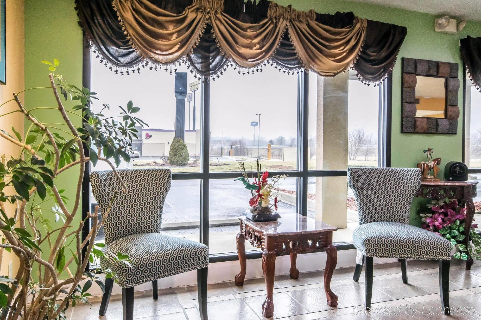 Econo Lodge Inn & Suites I-65 Brooks Экстерьер фото